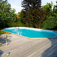 Oblong houten zwembad